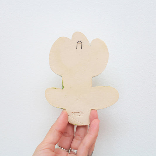 wall flower | happy speckly friend