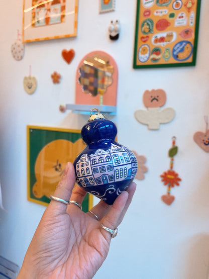 ceramic painting: baubles