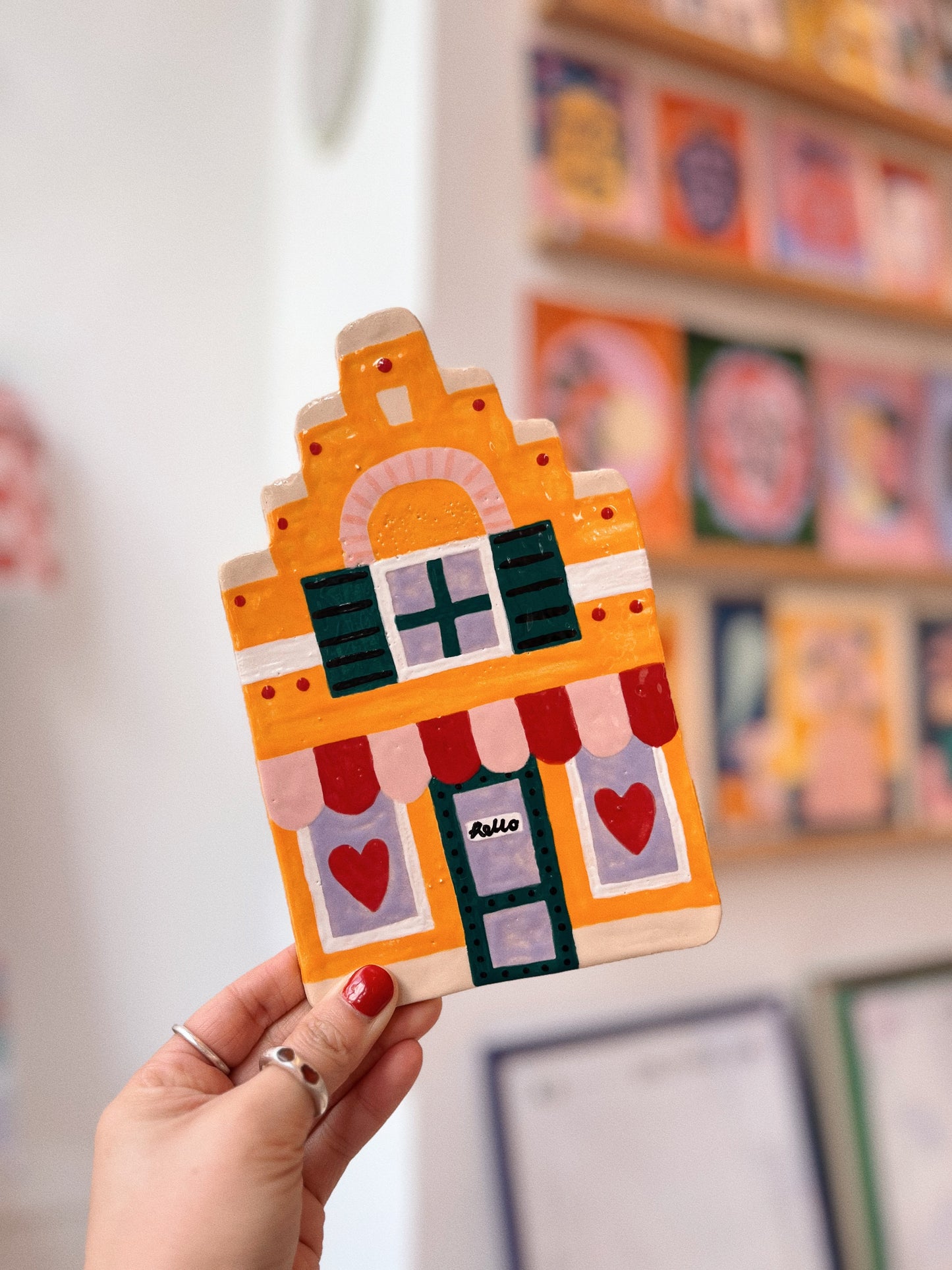 paint a cute dutch house