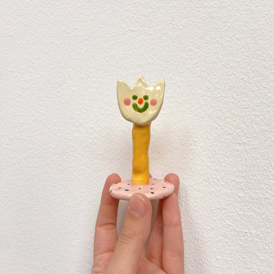 flower buddy | pointy pastel yellow buddy
