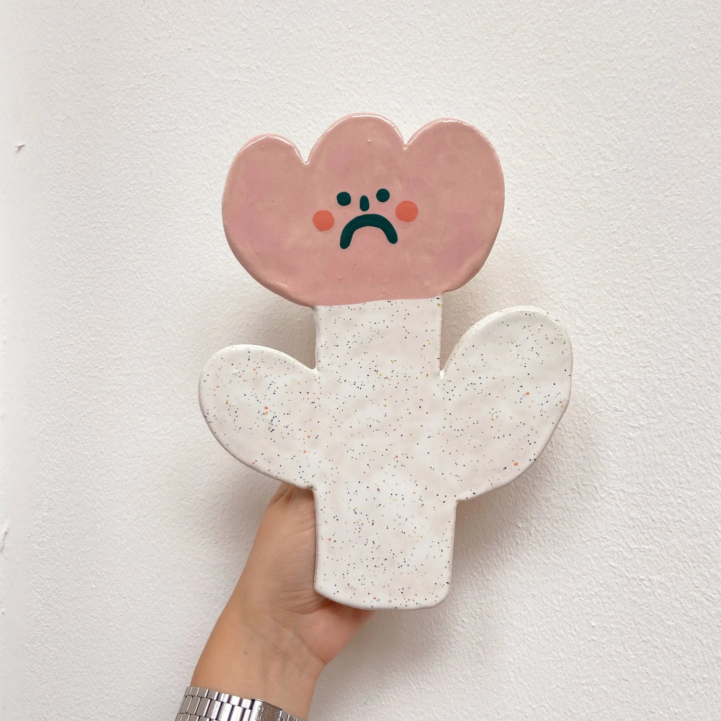 wall vase | sad pink tulip