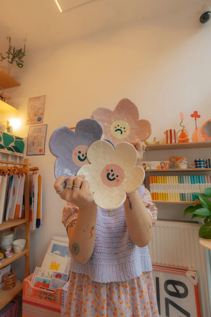 Flower plate | blue smiley daisy
