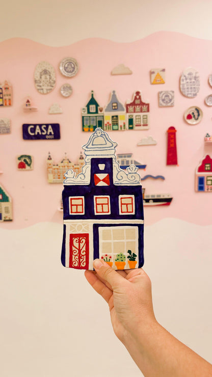 paint a cute dutch house