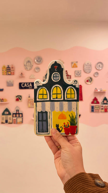 paint a cute dutch house