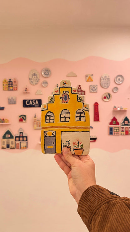 paint a cute dutch house