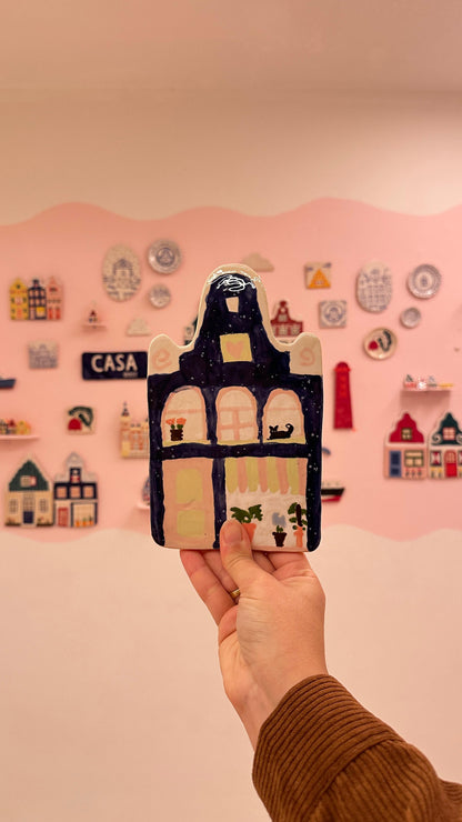 paint a cute dutch house