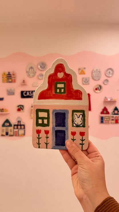 paint a cute dutch house
