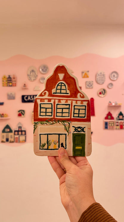 paint a cute dutch house
