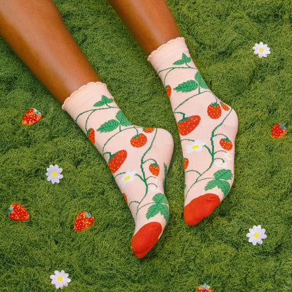 coucou suzette socks - strawberry plant