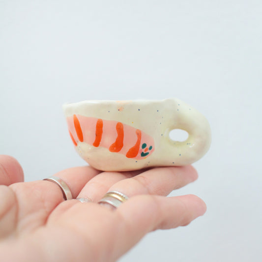 cutie cup | tiny speckle worm
