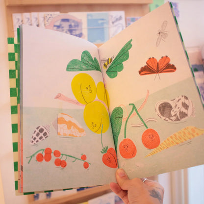 tess smith-roberts - still life | zine
