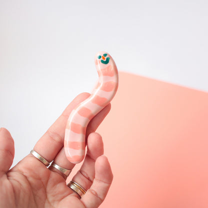 wall hanging | wormy love