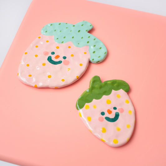 wall hanging | happy strawberries